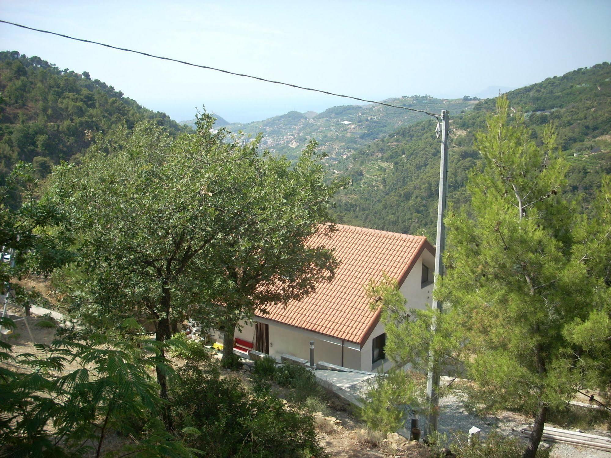 B&B L'Intrigante Seborga Exterior foto